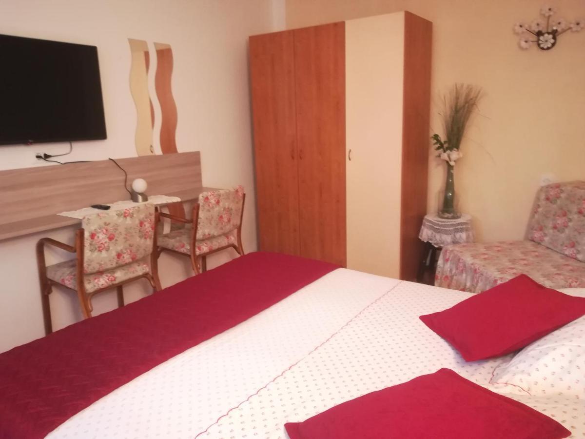 Apartmani Villa Otilija Porec Esterno foto