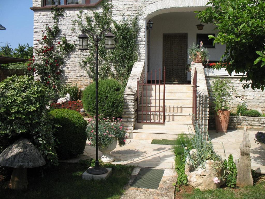 Apartmani Villa Otilija Porec Esterno foto