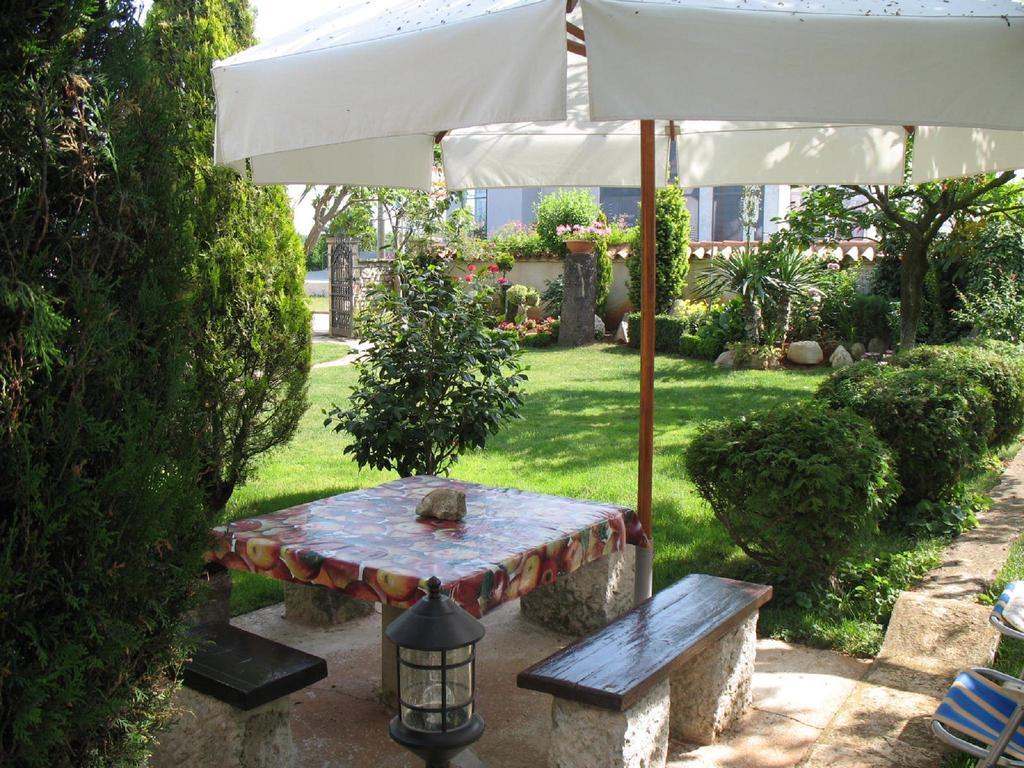 Apartmani Villa Otilija Porec Esterno foto