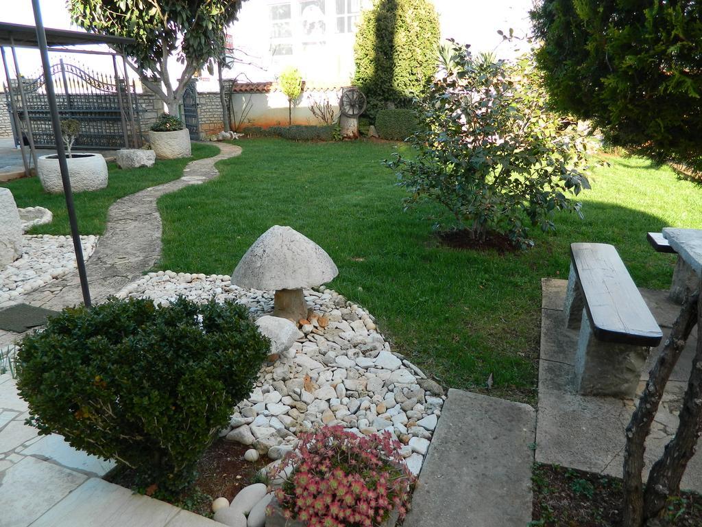 Apartmani Villa Otilija Porec Esterno foto